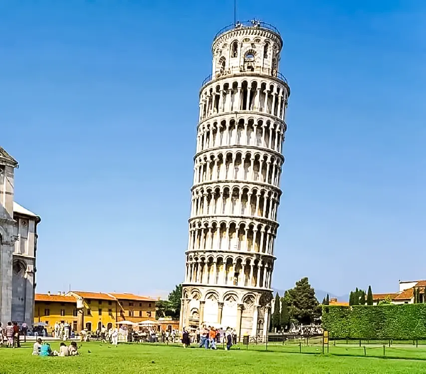La torre di Pisa che simboleggia la postura errata